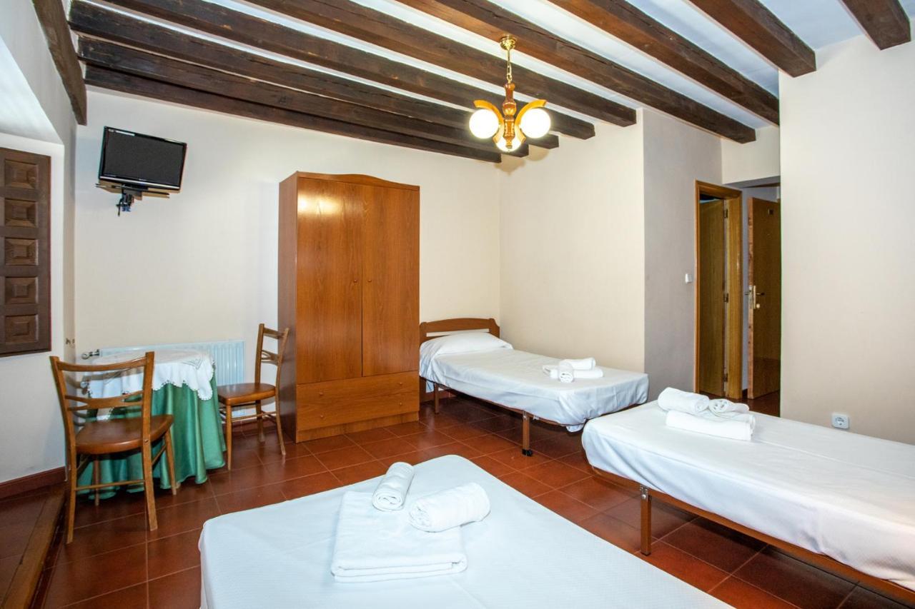 Hostal Rio Duero Molinos de Duero Exterior photo